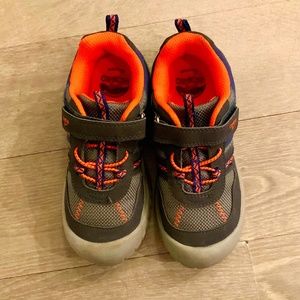3/$15 Boys Girls Osh Kosh Bumper Sneakers Size 2